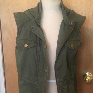 Gap Utility Vest with hood